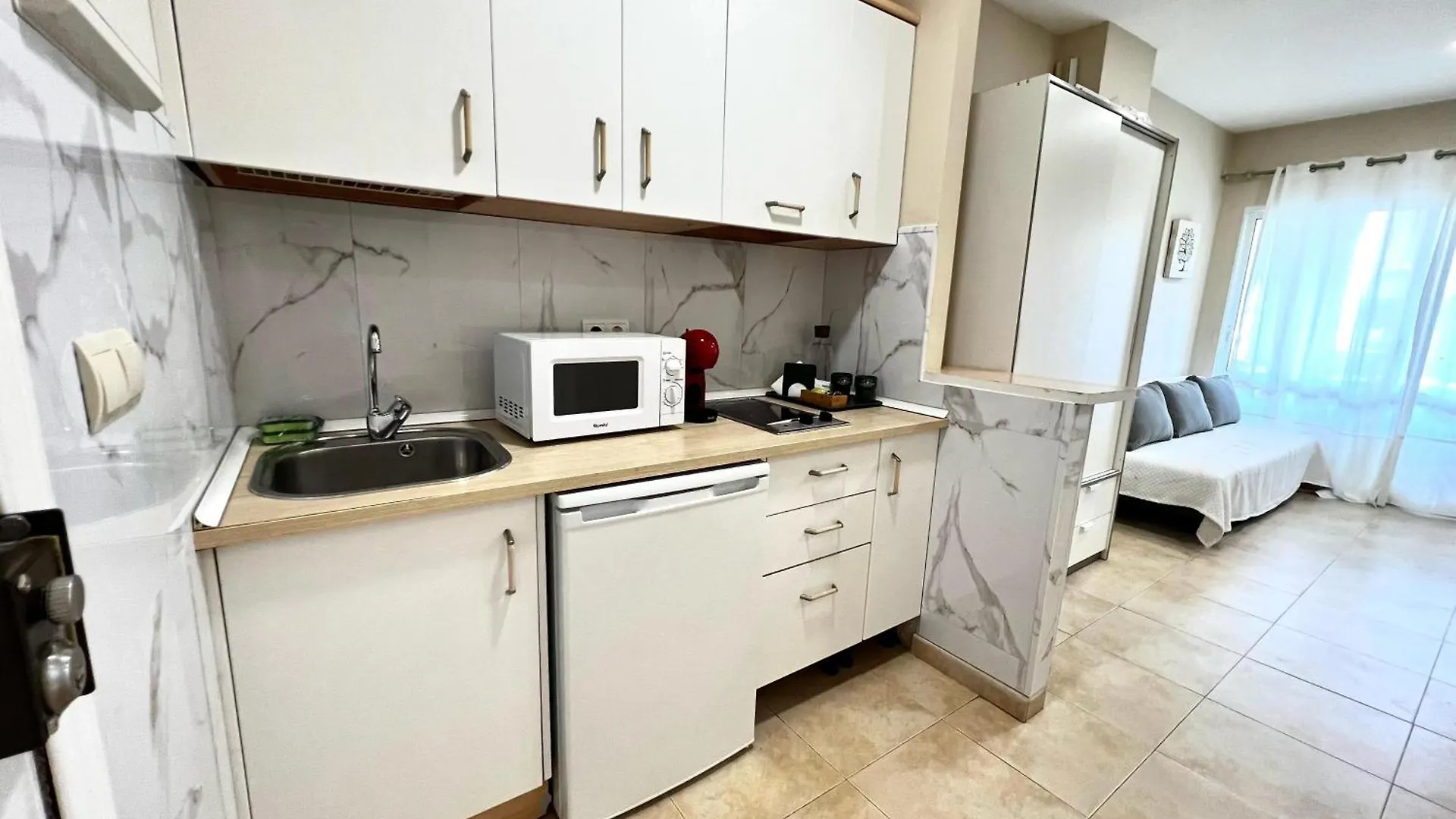 Estudio Benalbeach New Benalmadena 0*,  Spain